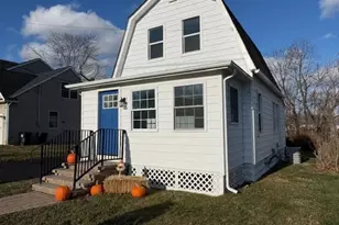 4 Whitehouse Ave, Readington, NJ 08889 - Photo 2