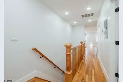 88 Hollywood Ave, East Orange, NJ 07018 - Photo 8