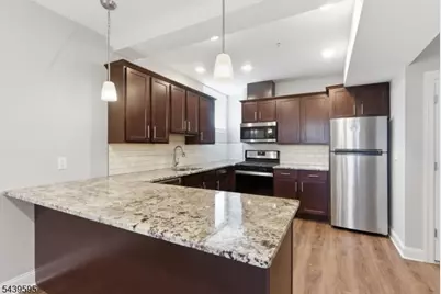 18-20 N Union Ave #5, Cranford Township, NJ 07016 - Photo 4