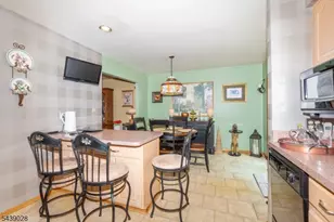 22 Holiday Dr, Hopatcong, NJ 07843 - Photo 8