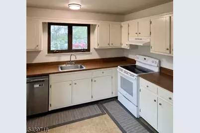 17329 Aspen Ct, Stanhope, NJ 07874 - Photo 2