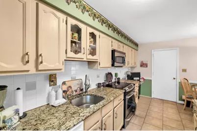 107 Bayberry Dr, Franklin Township, NJ 08873 - Photo 20
