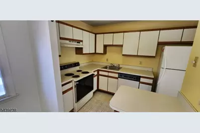 664 Irvington A C00 #20, Maplewood, NJ 07040 - Photo 12