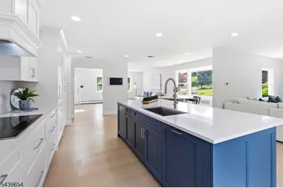 46 Circle Rd, Florham Park, NJ 07932 - Photo 10