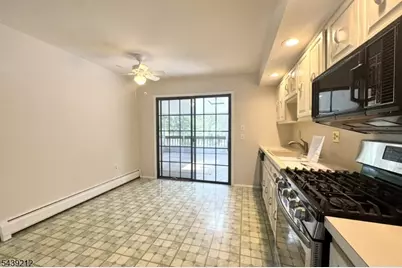30 Tanglewood Dr, East Hanover Township, NJ 07936 - Photo 4