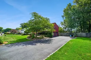 30 Tanglewood Dr, East Hanover Township, NJ 07936 - Photo 40