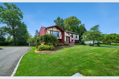 30 Tanglewood Dr, East Hanover Township, NJ 07936 - Photo 20