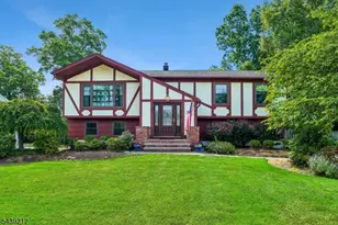 30 Tanglewood Dr, East Hanover Township, NJ 07936 - Photo 1