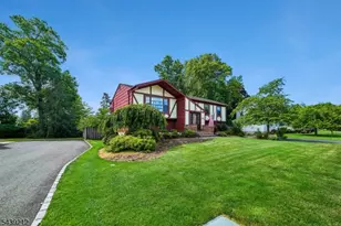 30 Tanglewood Dr, East Hanover Township, NJ 07936 - Photo 6