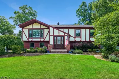 30 Tanglewood Dr, East Hanover Township, NJ 07936 - Photo 2