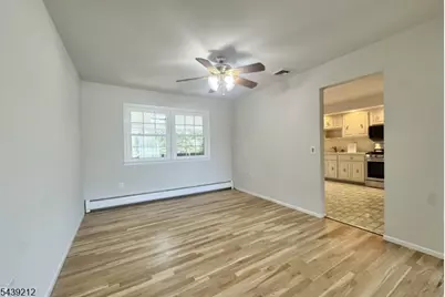 30 Tanglewood Dr, East Hanover Township, NJ 07936 - Photo 12