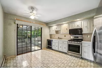 30 Tanglewood Dr, East Hanover Township, NJ 07936 - Photo 2