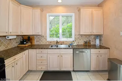 253 Patriot Hill Dr, Bernards Township, NJ 07920 - Photo 6