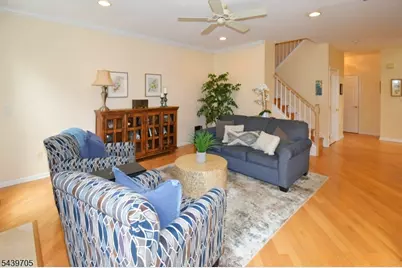 253 Patriot Hill Dr, Bernards Township, NJ 07920 - Photo 10