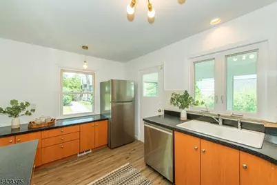 132 Haddon Pl, Montclair, NJ 07043 - Photo 20