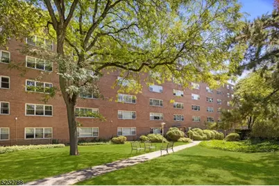 36 Hawthorne Pl #4Q, Montclair, NJ 07042 - Photo 16
