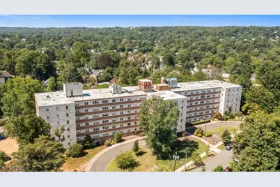 36 Hawthorne Pl #4Q, Montclair, NJ 07042 - Photo 8