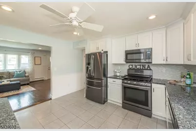 18 Sweetwood Dr, Cedar Grove, NJ 07009 - Photo 8