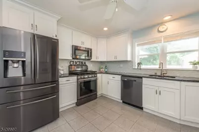 18 Sweetwood Dr, Cedar Grove, NJ 07009 - Photo 6