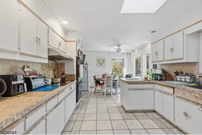 29 Farview Rd, Millburn, NJ 07041 - Photo 8