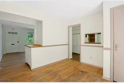 200 Runnymede Pkwy, New Providence, NJ 07974 - Photo 6