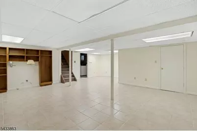 200 Runnymede Pkwy, New Providence, NJ 07974 - Photo 12