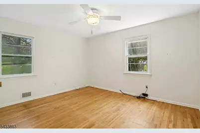 200 Runnymede Pkwy, New Providence, NJ 07974 - Photo 10