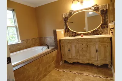 21 Haddenford Dr, Raritan Township, NJ 08822 - Photo 18