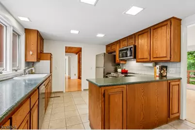 42 Pin Oak Rd, Montgomery Township, NJ 08558 - Photo 14