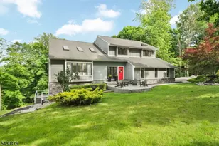 11 Hemlock Ln, Kinnelon, NJ 07405 - Photo 2