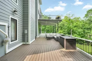11 Hemlock Ln, Kinnelon, NJ 07405 - Photo 24