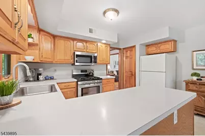 16 McIntire Dr, Hillsborough Township, NJ 08844 - Photo 20