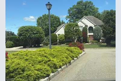 9 Ralph Dr, Fairfield, NJ 07004 - Photo 2