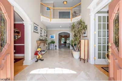 9 Ralph Dr, Fairfield, NJ 07004 - Photo 4