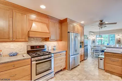 102 Michael St, Edison Twp., NJ 08820 - Photo 18