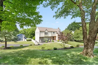 1 Ashley Ct, Morris Township, NJ 07960 - Photo 2