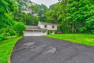 22 Karen Rd, Vernon, NJ 07422 - Photo 2