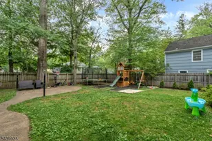 958 Leland Ave, Plainfield, NJ 07062 - Photo 6