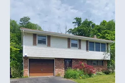 37 Fairview Ave, Hamburg, NJ 07419 - Photo 1