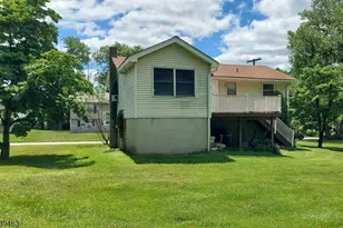 37 Fairview Ave, Hamburg, NJ 07419 - Photo 6