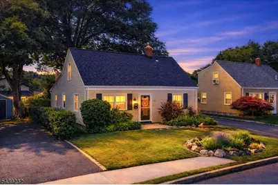 72 Robertson Ave, Hawthorne, NJ 07506 - Photo 1