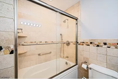 128 Beverly Rd, Fairfield, NJ 07004 - Photo 38