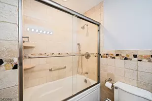 128 Beverly Rd, Fairfield, NJ 07004 - Photo 38
