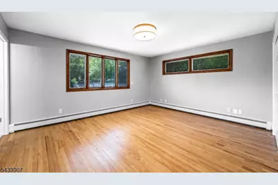 128 Beverly Rd, Fairfield, NJ 07004 - Photo 32
