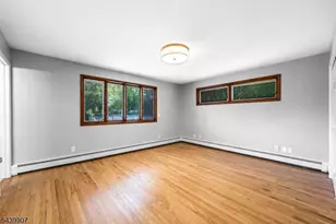 128 Beverly Rd, Fairfield, NJ 07004 - Photo 32