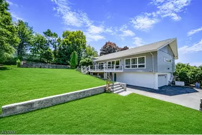 128 Beverly Rd, Fairfield, NJ 07004 - Photo 8