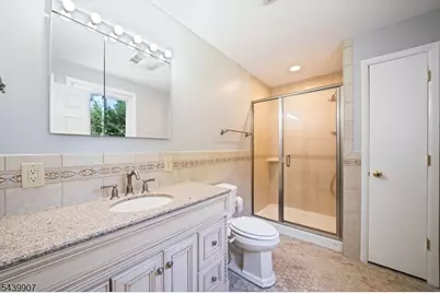 128 Beverly Rd, Fairfield, NJ 07004 - Photo 34