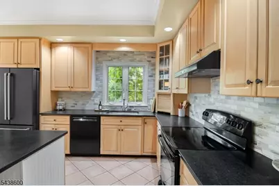 7 Lighthouse Cir, Jefferson Township, NJ 07849 - Photo 12