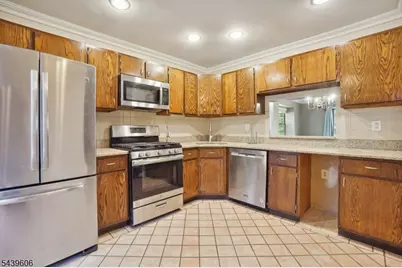 96 Baldwin Ct, Bernards Township, NJ 07920 - Photo 2