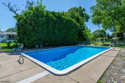 8 Kennedy Dr, Fairfield, NJ 07004 - Photo 28